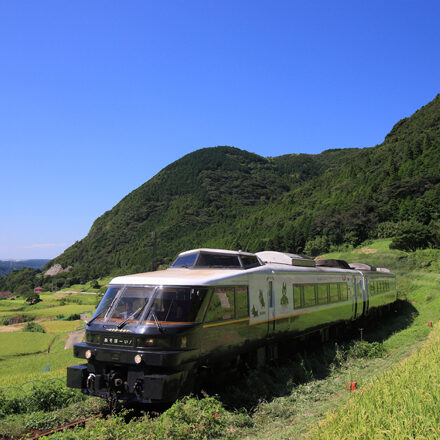 JR九州観光列車阿蘇あそぼーい